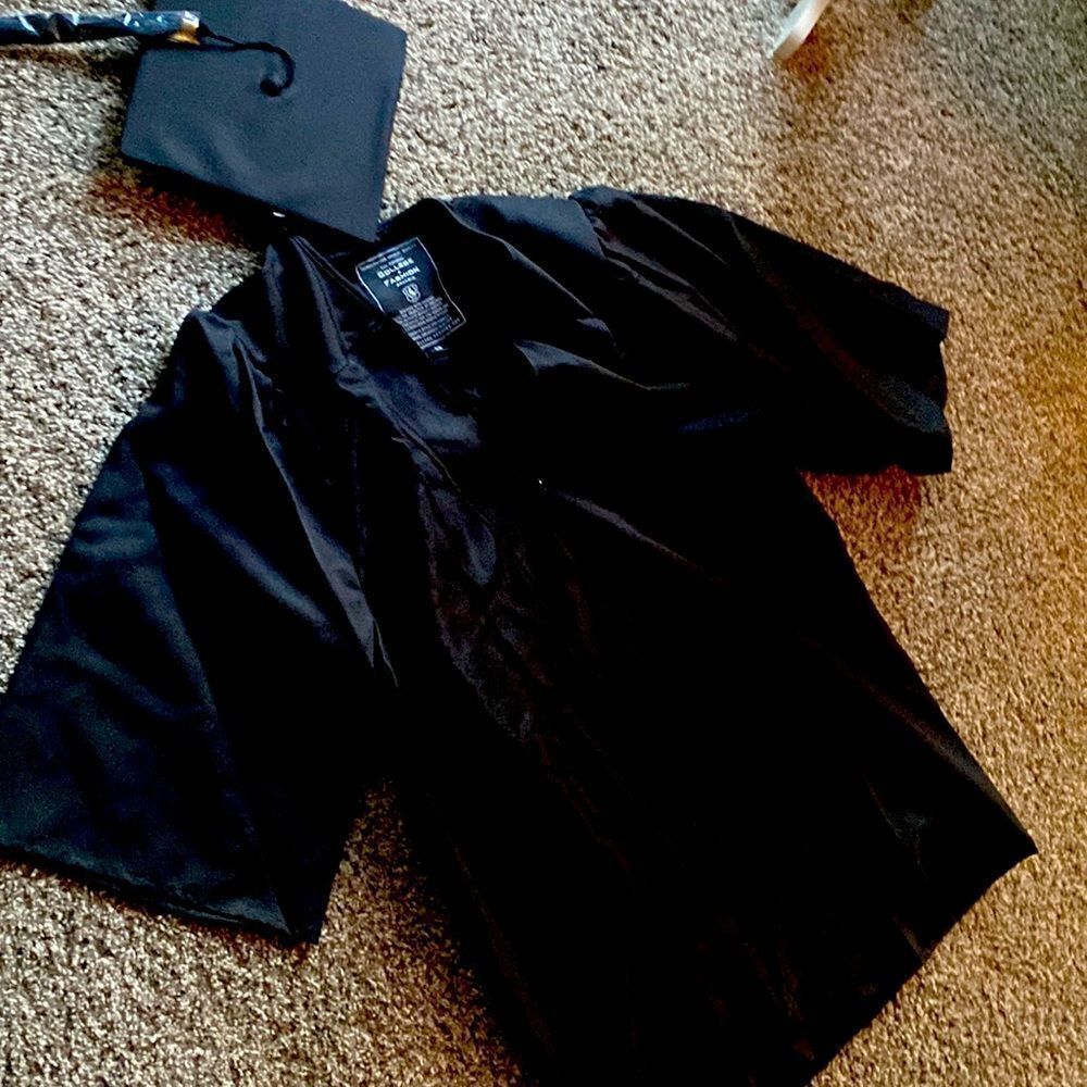 Graduation 👩‍🎓 Cap and short black gown handcrafted Bavaria costume